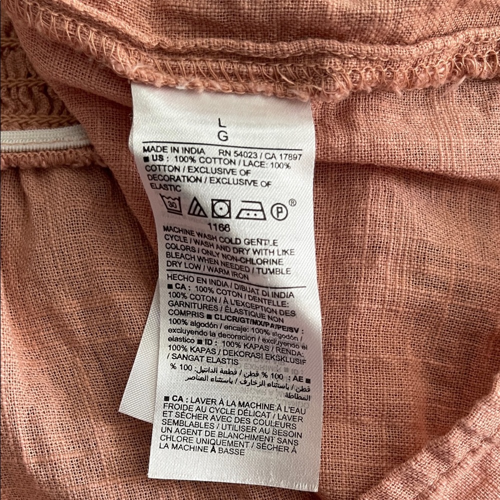 Old Navy Dusty Rose Crochet-Trim V-Neck Peplum Tank - Picture 4 of 4